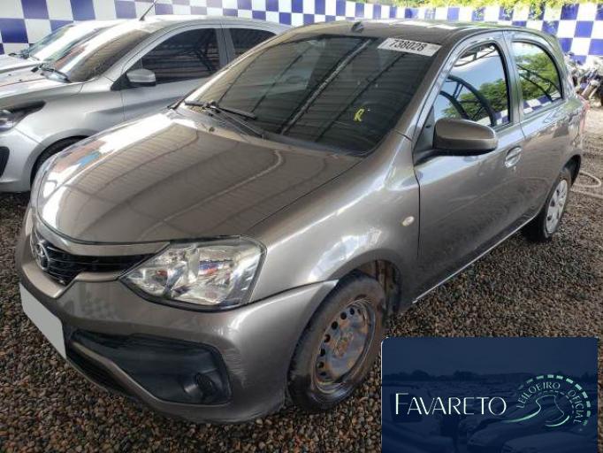 TOYOTA ETIOS 18/18