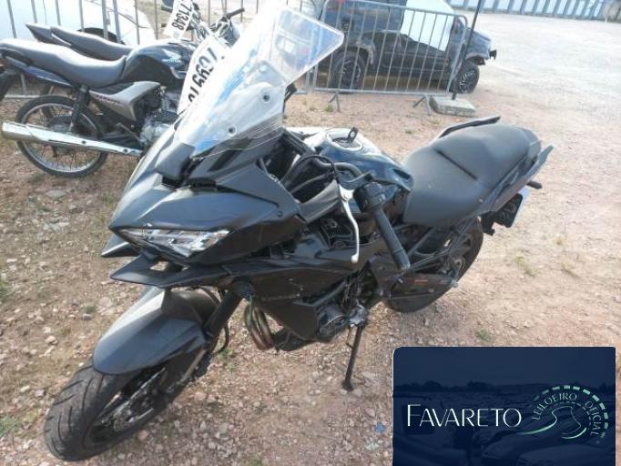 KAWASAKI VERSYS 23/23