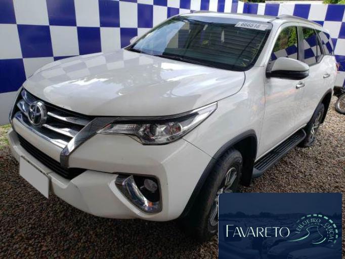 TOYOTA HILUX SW4 19/19